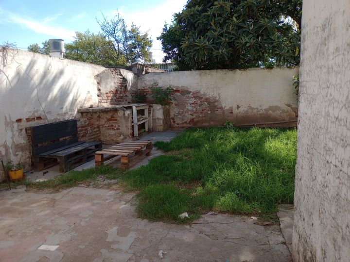 VENDO GRAN CASA BARRIO JOSÉ IGNACIO DIAZ