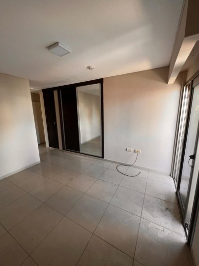 ¡¡ EXCELENTE UBICACIÓN !!!  EDIF. IMPERIAL III  CALLE; JUJUY ESQ. JUNIN.  ? 2 DORM.