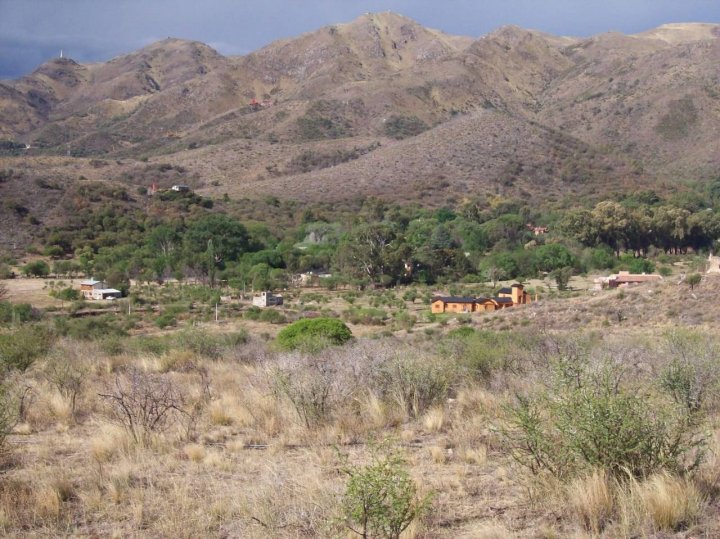 VENTA. LA CUMBRE. (CRUZ GRANDE/ CRUZ CHICA) TERRENO 3200 MTS CON ESCRITURA