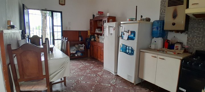 VENTA-OPORTUNIDAD-CASA 2 DORMITORIOS CON GARAGE-APTA CREDITO