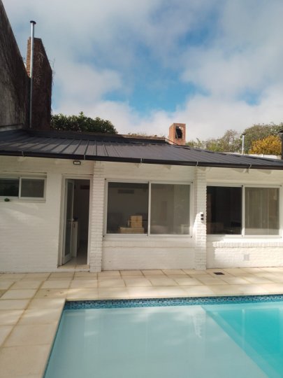 Loft con piscina en Rosario. Excelente propiedad sobre Costanera. Superficie del terreno 727 m²