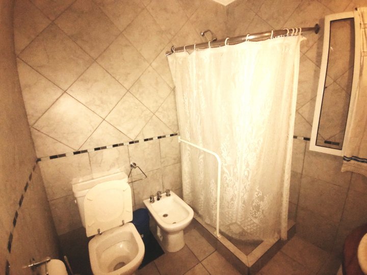 Comodoro Rivadavia 2961 (a metros de Francia y Uriburu) - Casa interna única - USD 37.000