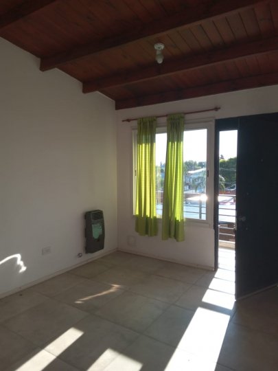 Alquiler - Depto de 2 dormitorios con cochera! Sgto. Gomez 167