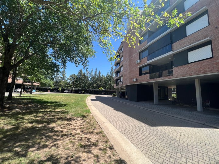 Departamento en condominio de 2 dormitorios - Palos Verdes