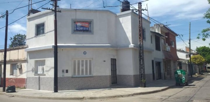 CASA DE 2 DORMITORIOS