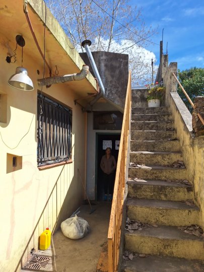 CASA CON LOCAL A RECICLAR  APTO CREDITO