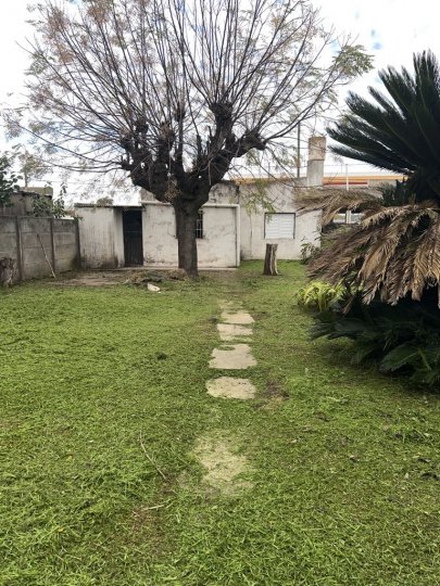 Propiedad a reciclar sobre calle Lalinde al 1500 - Monte