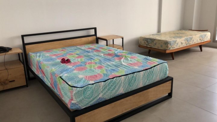 Va Urquiza, Cullen y Av Triunvirato, 1 amb, 42m2, $ 690,000 + luz.