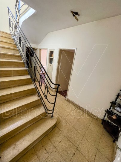 VENTA. BARRIO CRISOL. PROPIEDAD 4 DORMITORIOS 2 BAÑOS COMPLETOS. COCHERA DOBLE Y PATIO