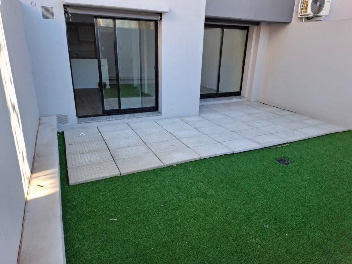 SARMIENTO  1547  - A ESTRENAR  -  SCUBA 50  -