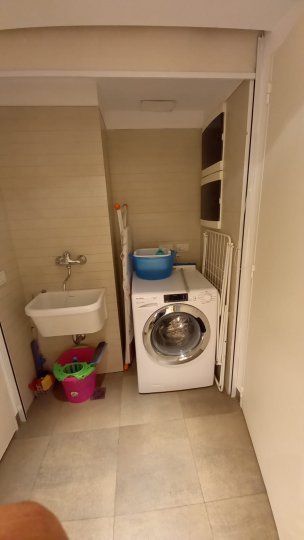 Palermo, Thames 2100, 3 amb, 80m2, u$s 2,700 + luz.