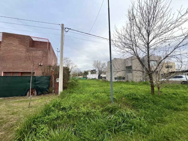 LOTE DE TERRENO DE 500 M2 - FUNES