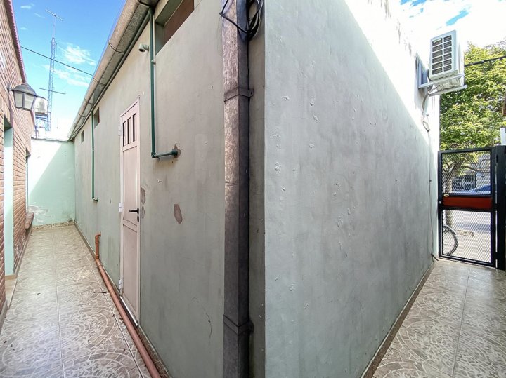 Casa con dos locales en Arroyo Seco