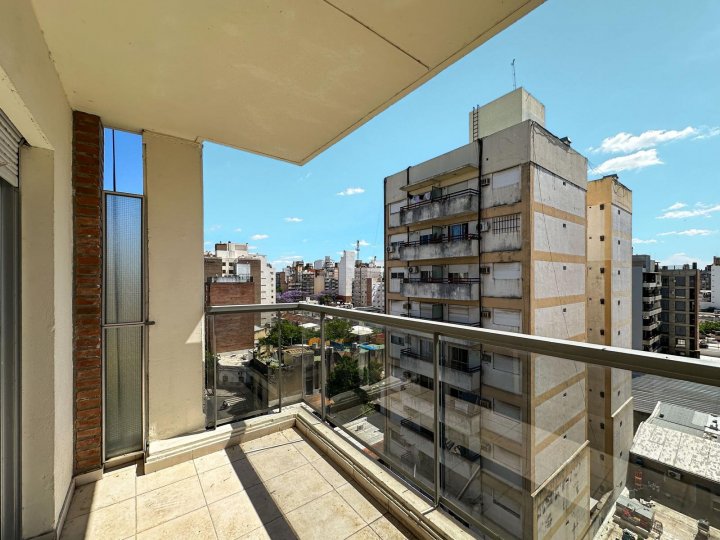 PTE. ROCA  1453  - MONOAMBIENTE CON BALCÒN AL FRENTE -