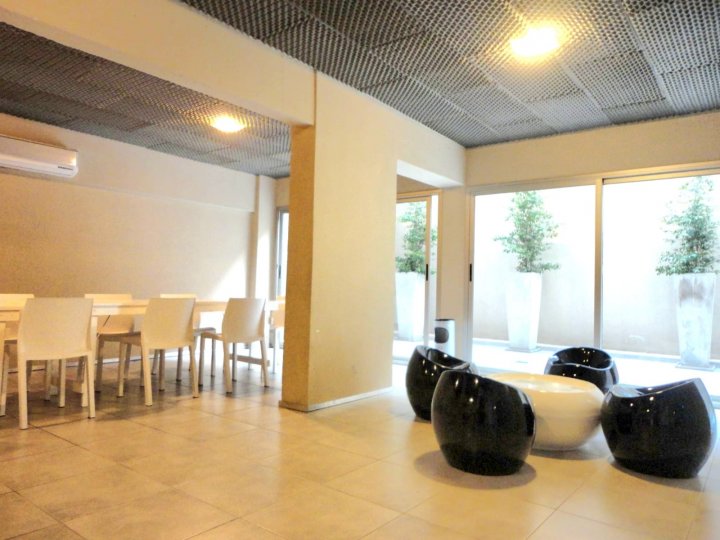 PALERMO HOLLYWOOD - GUATEMALA Y AREVALO - AMPLIO 2 AMB c/TOILETTE y BALCON ATERR - AMENITIES - $800.000 + EXP $280.000