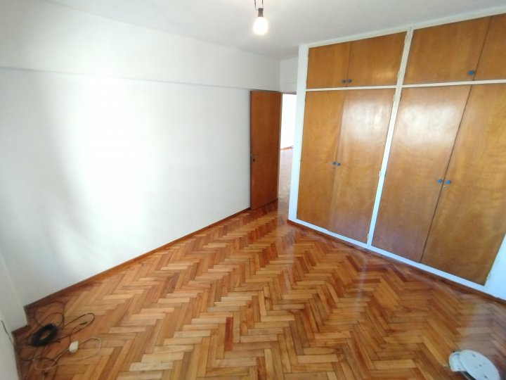 Sarmiento 657 5 piso con cochera