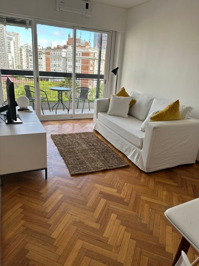 Recoleta, Arroyo 900, piso 7, 2 amb, 60m2, u$s 800 + expensas + agua +luz + agua. Expensas Mayo 2025= $ 145,000.-