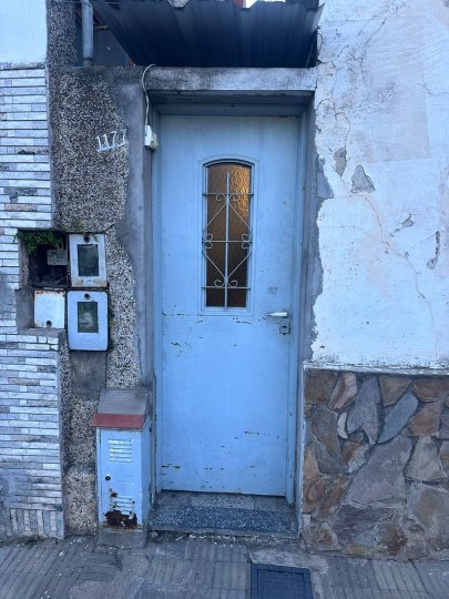 VENTA CASA DE PASILLO 2 DORMITORIOS ARROYITO
