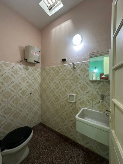 VENTA CASA AL FRENTE DOS DORMITORIOS