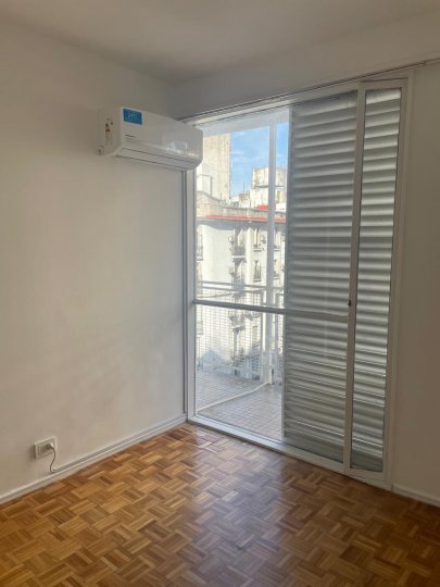 BARRIO NORTE - AUSTRIA 1700 - 3 amb c/balcón corrido - $1100000 + Expensas