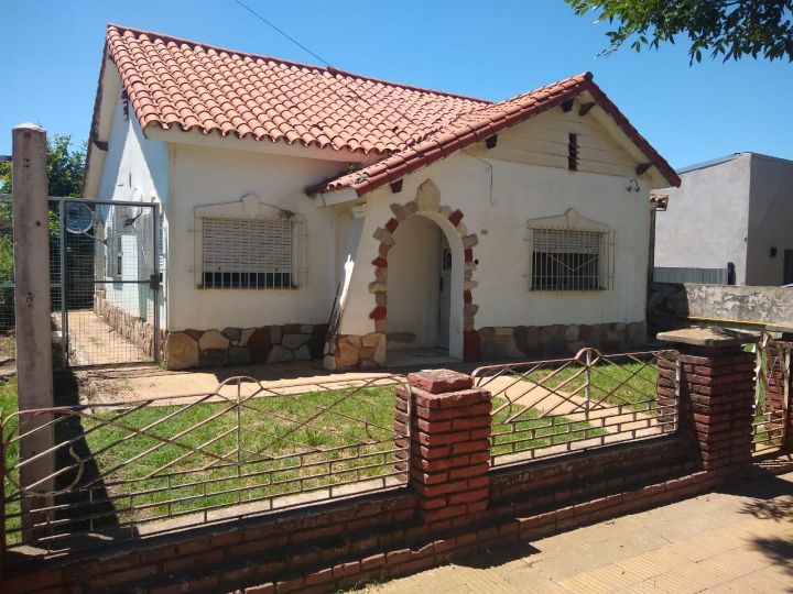 Casa céntrica en Timbúes. España 692