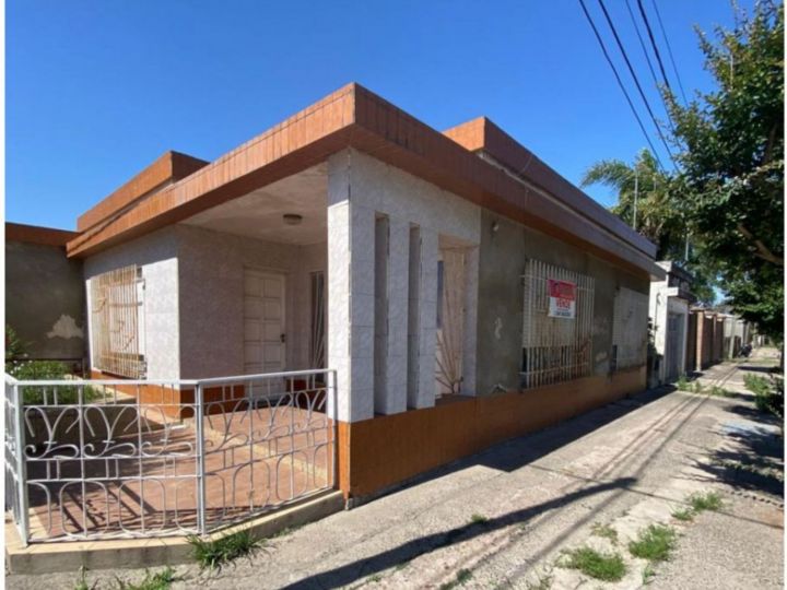 CASA EN VENTA en Los Molinos
