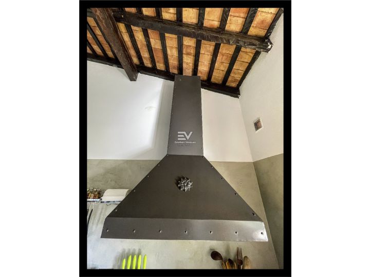 VENTA. CORRAL DE BARRANCAS. MAGNIFICA PROPIEDAD CON HERMOSAS VISTAS. DESARROLLADA EN UN SOLO NIVEL