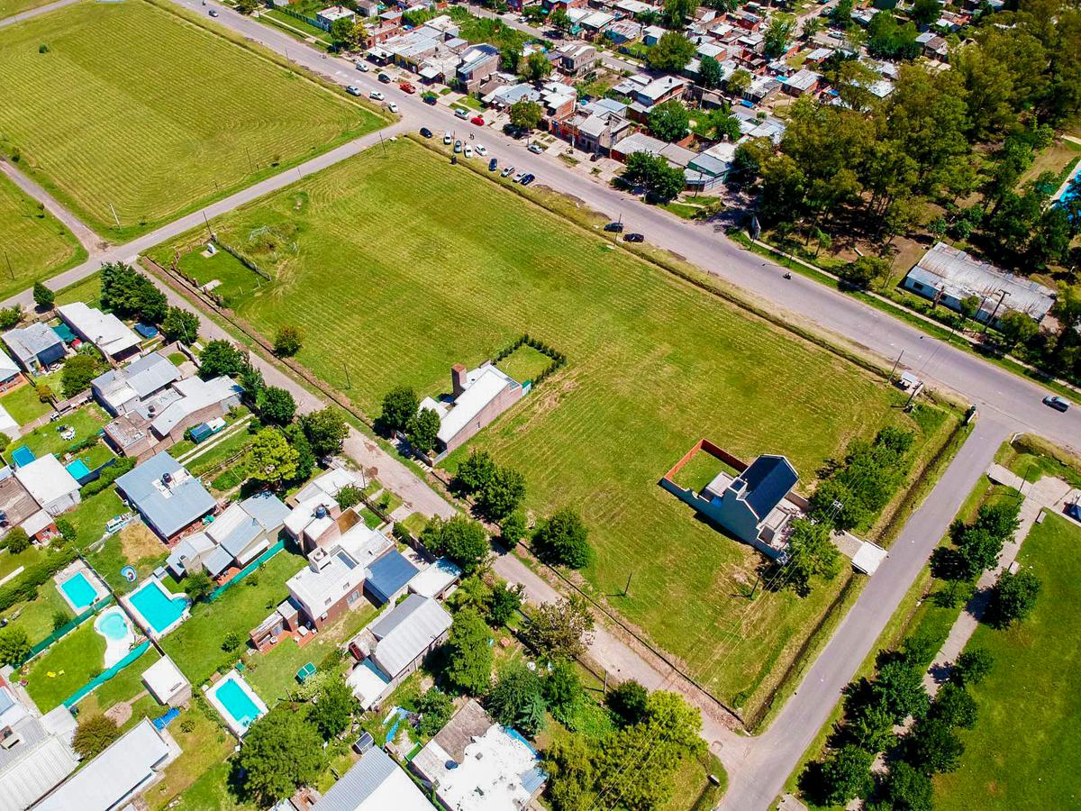 Terrenos en Barrio Tango frente a Mendoza