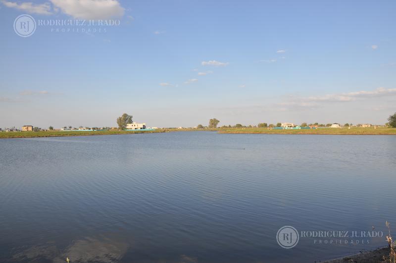 Casa en venta de 4 dorm   dependencia a la laguna San Matias Escobar