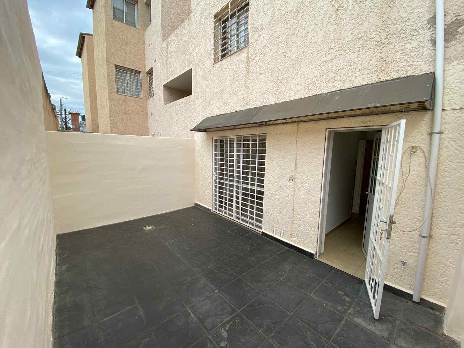 Departamento en PB con patio Alta Córdoba - VENTA