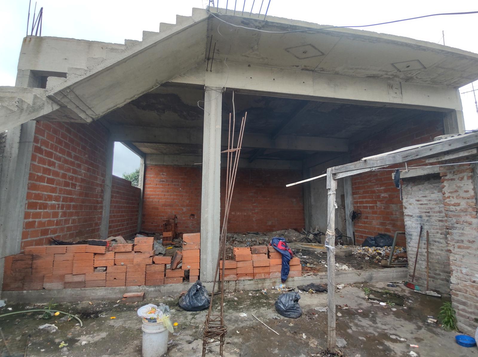 Propiedad con amplio terreno en venta