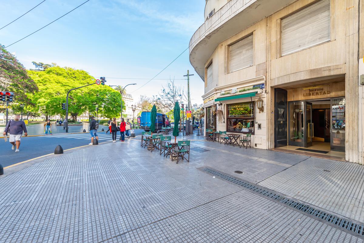 VENTA OFICINAS de Categoría- 3 ambientes - FRENTE A TRIBUNALES