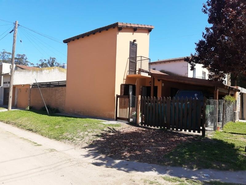 Casa en venta - 2 dormitorios 2 baños - 300mts2 - Necochea