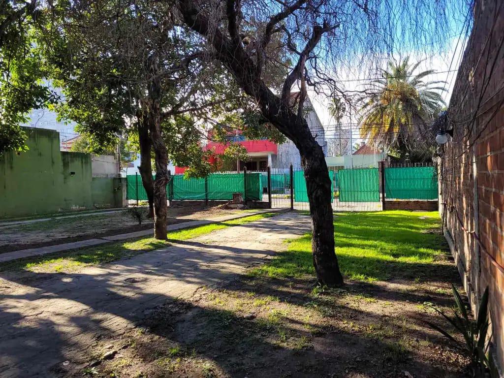 Lote sobre calle  Güemes