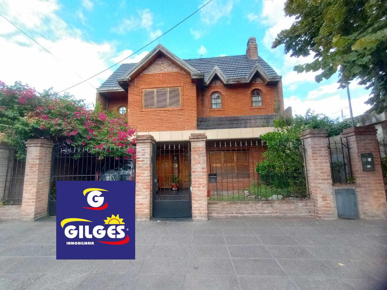 Venta Casa 7 Amb. S/Lote 10x35M² en Villa Luzuriaga  Muy buen Estado con Fondo libre