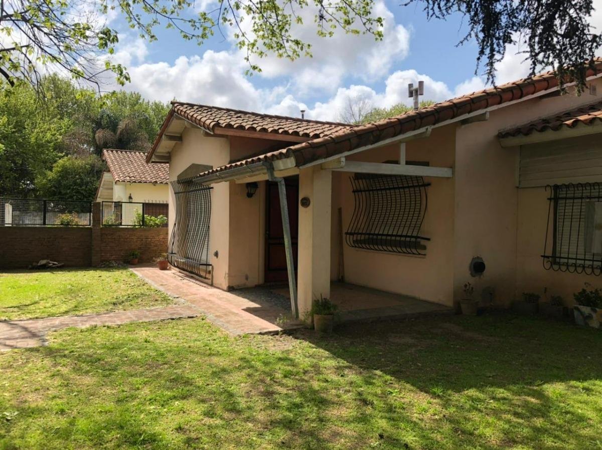 Casa en venta - 2 dormitorios 1 baño - 668mts2 totales - Longchamps