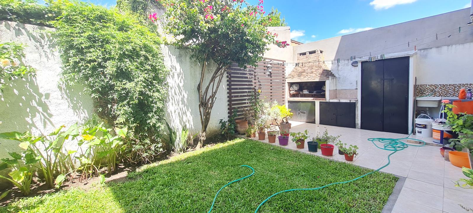 Es perfecto! PH en Planta Baja con jardín y cochera ¿Qué más podes pedir?