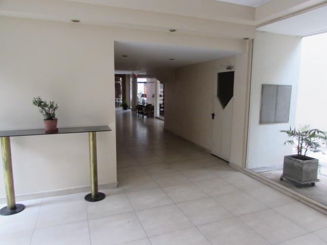 DEPARTAMENTO EN VENTA DE 4 AMBIENTES CON DEPENDENCIA Y COCHERA EN CABALLITO OPORTUNIDAD