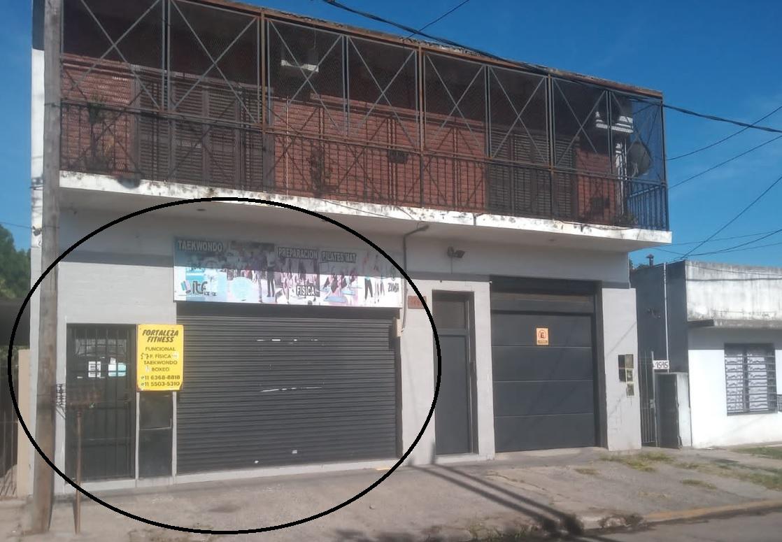 venta  local con terreno libre a metros de Av. 12 de octubre  quilmes oeste