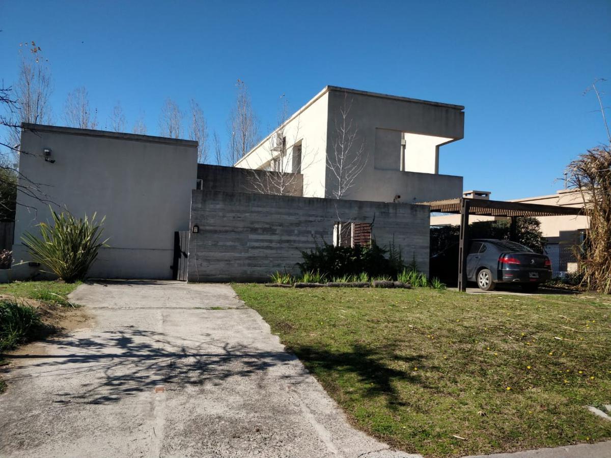 Casa en alquiler en Santa Guadalupe Pilar del Este