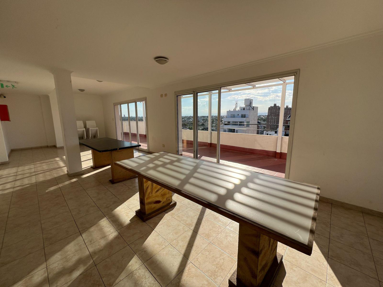 HERMOSO DPTO EN VENTA: 2 Dormitorios  2 Baños   GRAN BALCON   excelente VISTA.