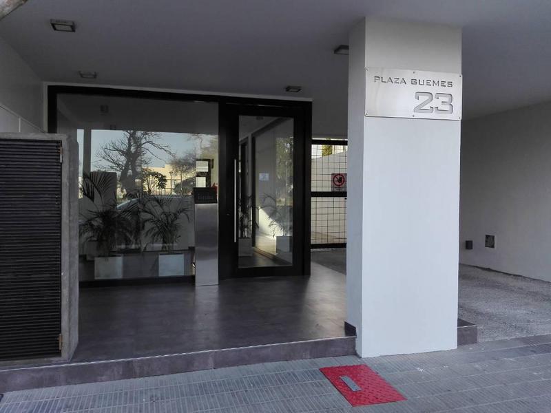 Dpto 1 DORM   ESTUDIO  AL FRENTE CON COCHERA- 19 y 38 - PLAZA GUEMES - LA PLATA-VENTA