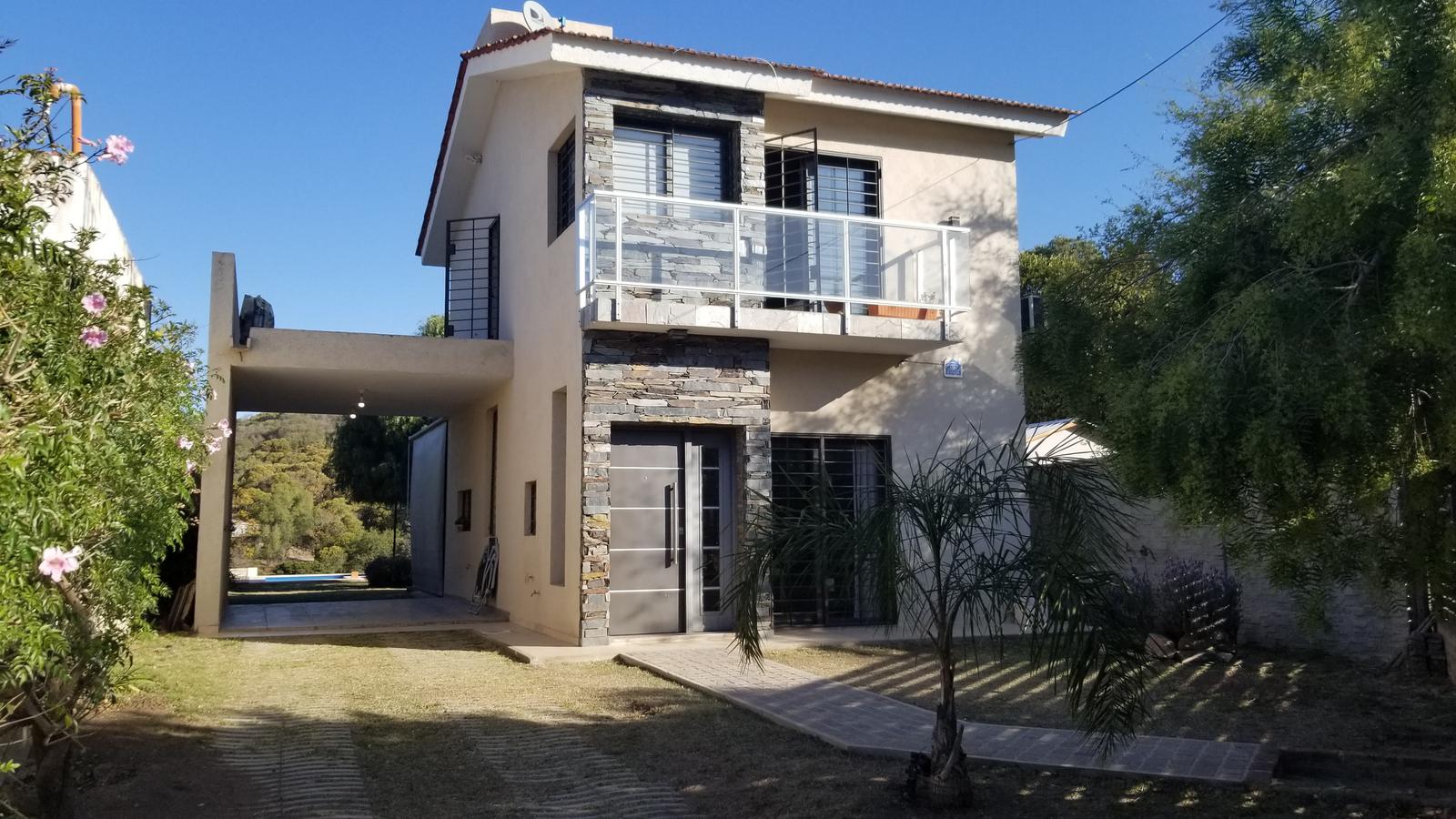 EN VENTA PROPIEDAD EN RIO CEBALLOS - 2 DORMITORIOS -  QUINCHO Y PILETA - SE RECIBE DEPTO.