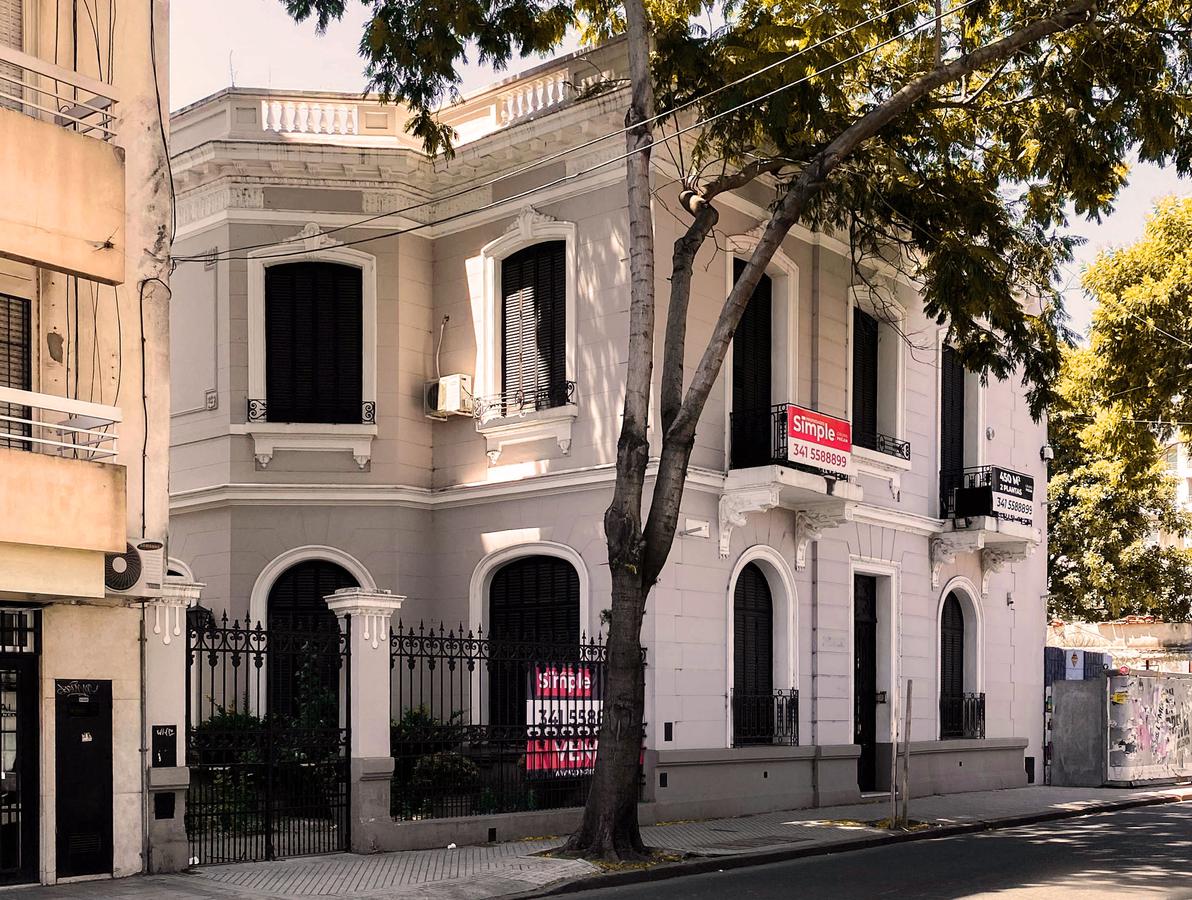 Venta casona 15 ambientes para uso comercial en zona centro