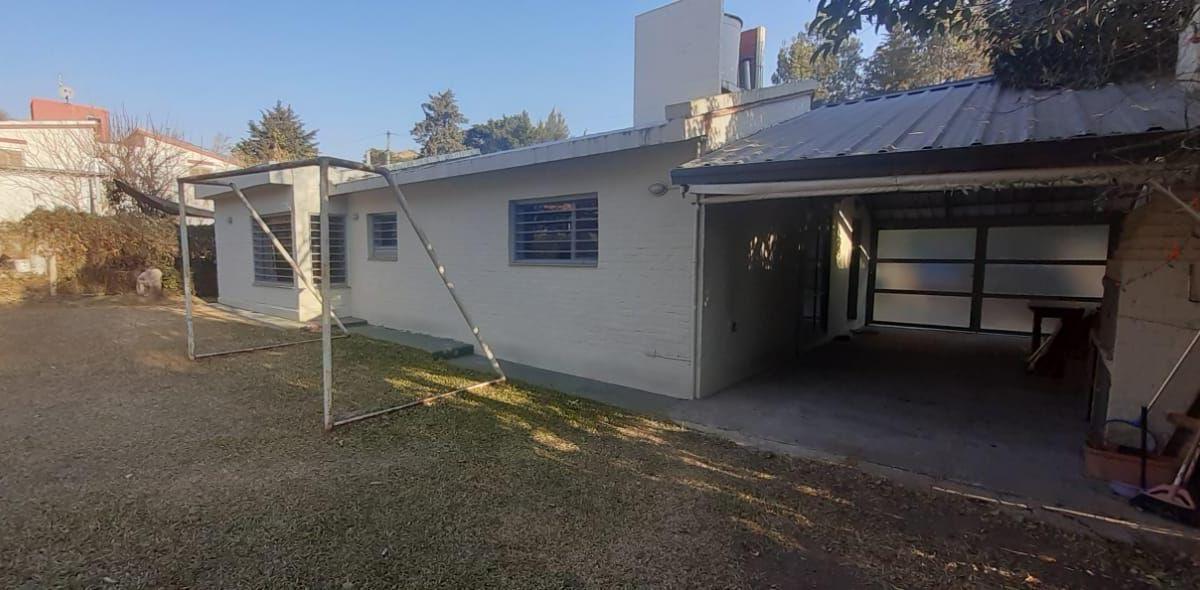 Casa en venta de 2 dormitorios c/ cochera en Costa Azul