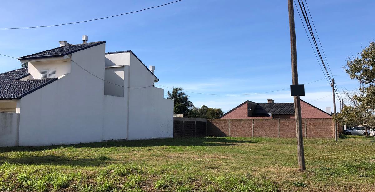 SE VENDE LOTE EN ZONA RESIDENCIAL DE ESPERANZA