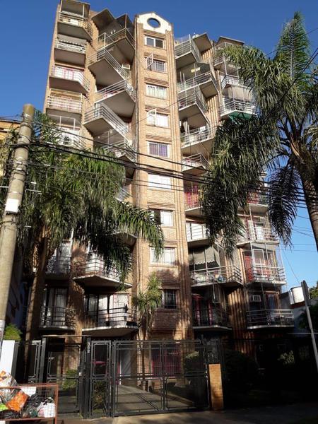 EXCELENTE EDIFICIO Y DPTO DE 2 AMB EN MORON ZONA TRIBUNALES