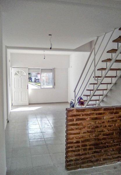 Oportunidad! Casa tipo Duplex en barrio cerrado.