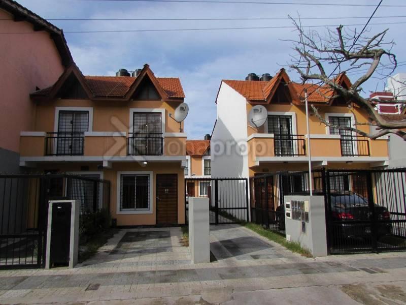 CASA EN VENTA TRIPLEX 4 AMBIENTES CON COCHERA EN SAN BERNARDO OPORTUNIDAD