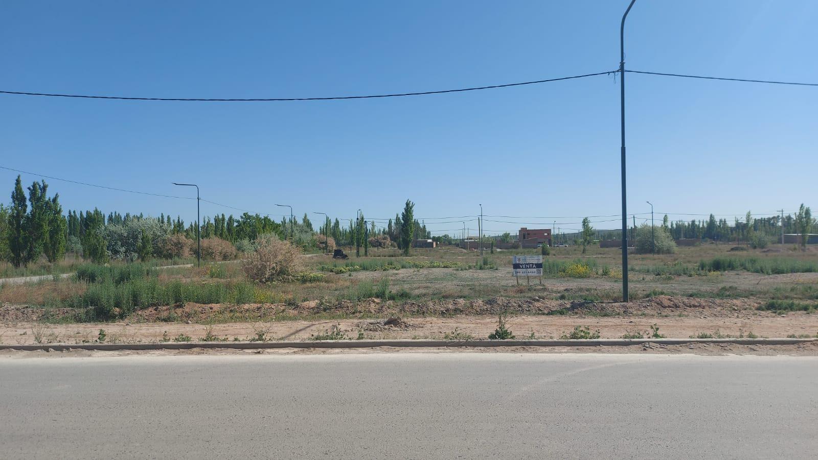 Venta en conjunto de TRES lotes contiguos (uno en esquina) - General Fernandez Oro